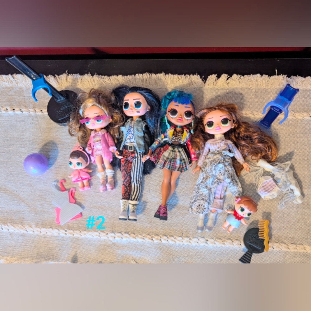 Lol doll set. Loved,but lots of life left.